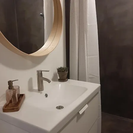 Apartmán Mini-lejlighed Med Kokken - Delt Bad Og Toilet Med Nabolejlighed *